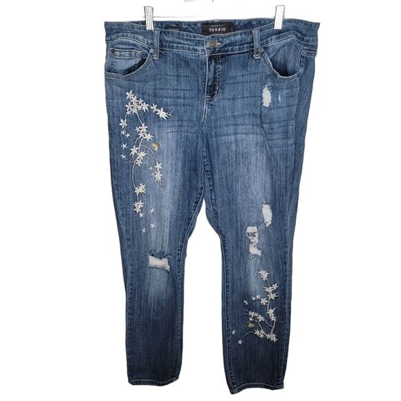 Torrid Premium Boyfriend Jeans Medium Wash w/ Floral Embroidery size 16R - Picture 2 of 9